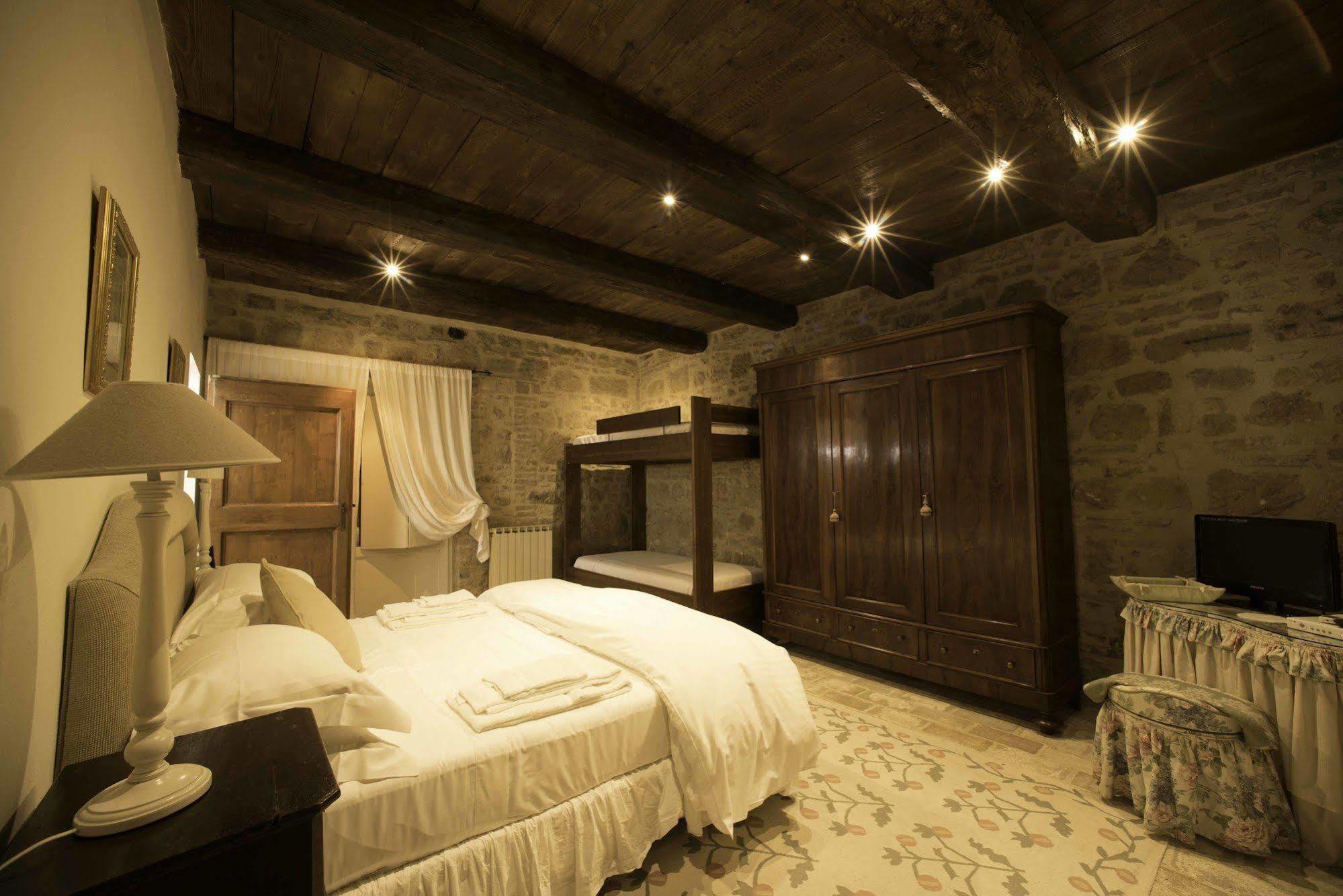 Tenuta Santo Pietro П'єнца Екстер'єр фото